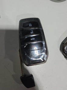 Front view of LockGenics LT20-04-compatible shell with trunk button